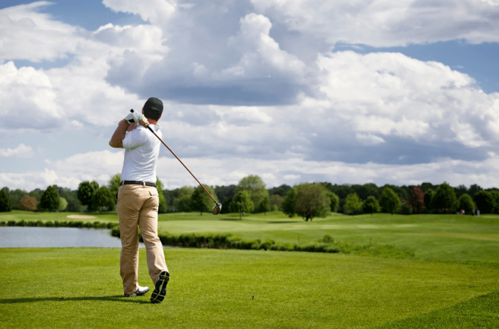 balanced golf swing